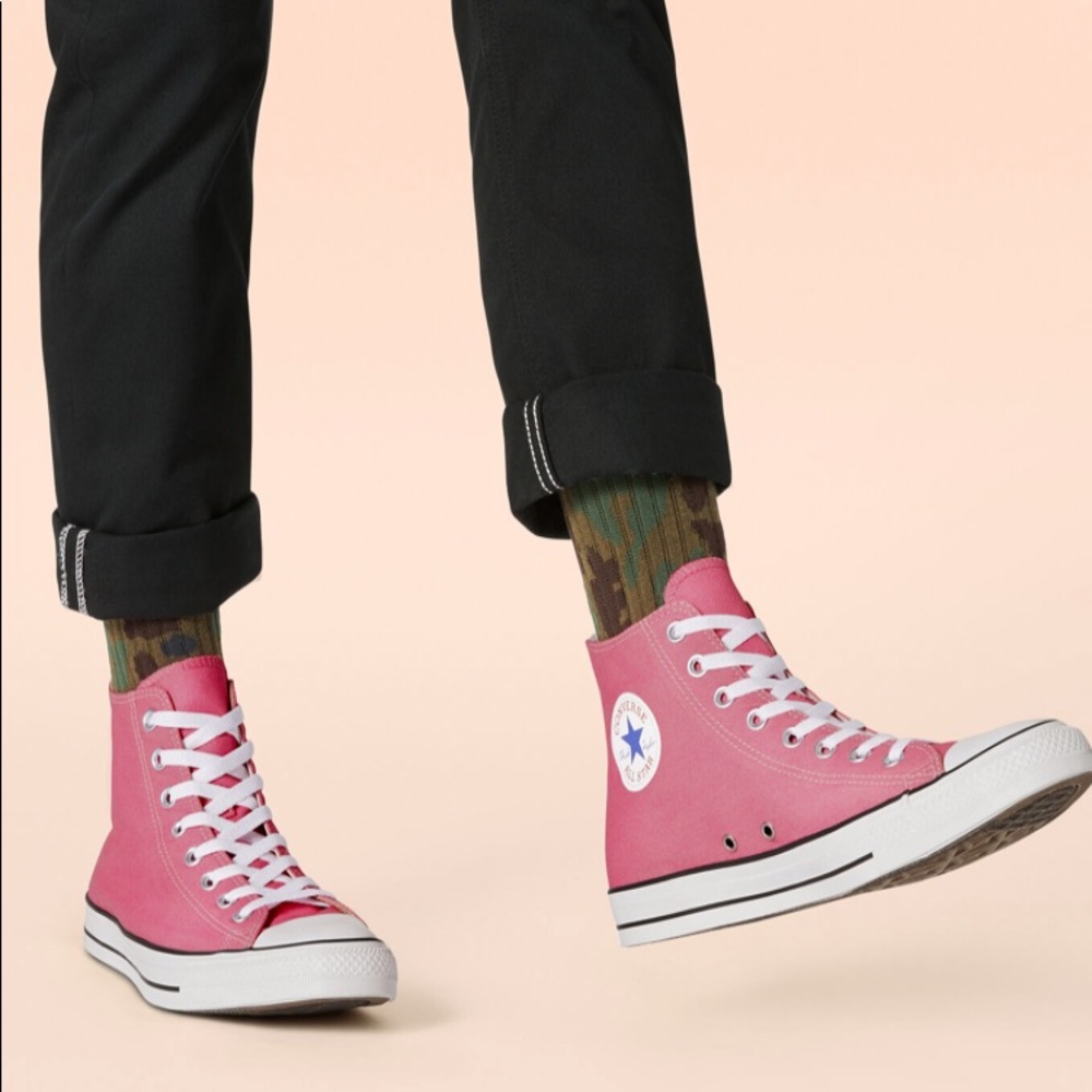 ★ Pink High Top Converse ★
